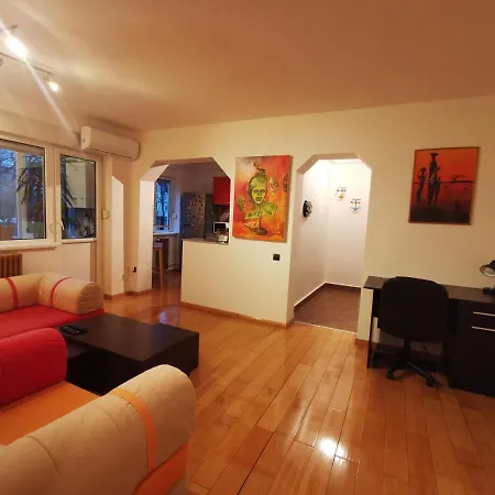 Comfy & Pleasant 10 Min Walk To Downtown