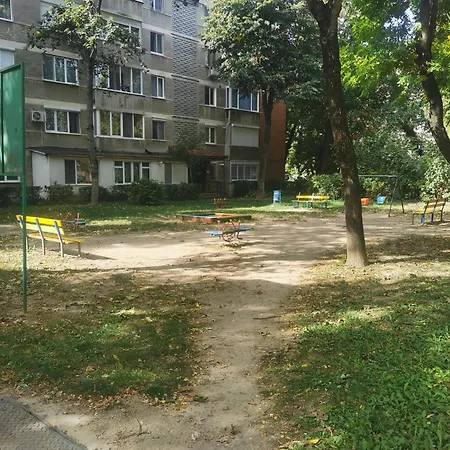 Comfy & Pleasant 10 Min Walk To Downtown