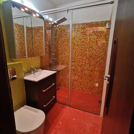 Διαμέρισμα Comfy & Pleasant 10 Min Walk To Downtown