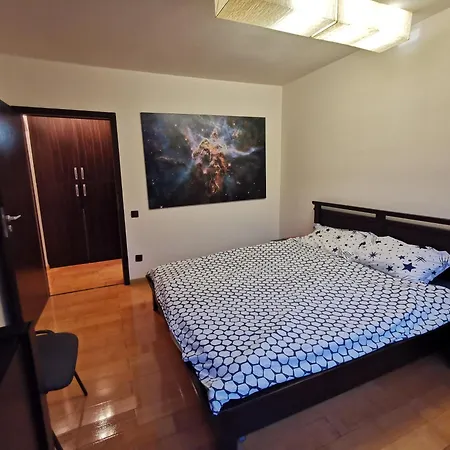 Comfy & Pleasant 10 Min Walk To Downtown