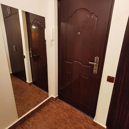 Comfy & Pleasant 10 Min Walk To Downtown *