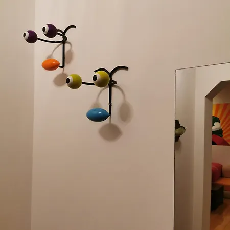 Comfy & Pleasant 10 Min Walk To Downtown