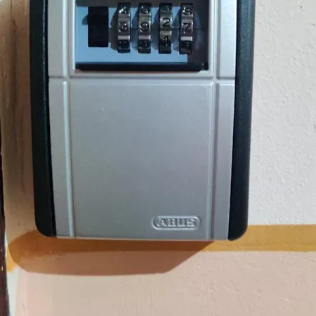 Comfy & Pleasant 10 Min Walk To Downtown Διαμέρισμα *