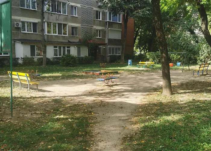 Comfy & Pleasant 10 Min Walk To Downtown