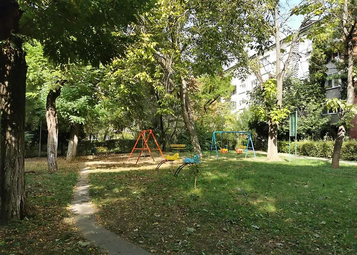 Comfy & Pleasant 10 Min Walk To Downtown *