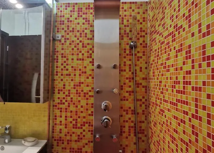 Comfy & Pleasant 10 Min Walk To Downtown Lägenhet