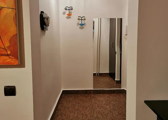 Comfy & Pleasant 10 Min Walk To Downtown *