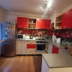 Comfy & Pleasant 10 Min Walk To Downtown