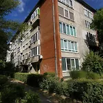 Comfy & Pleasant 10 Min Walk To Downtown