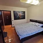 Comfy & Pleasant 10 Min Walk To Downtown