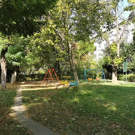 Comfy & Pleasant 10 Min Walk To Downtown *