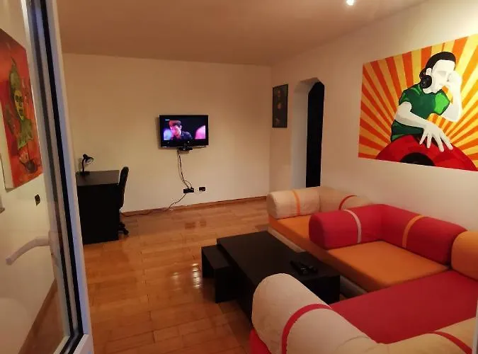 Appartement Comfy & Pleasant 10 Min Walk To Downtown Timişoara