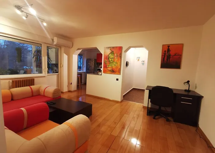 Comfy & Pleasant 10 Min Walk To Downtown