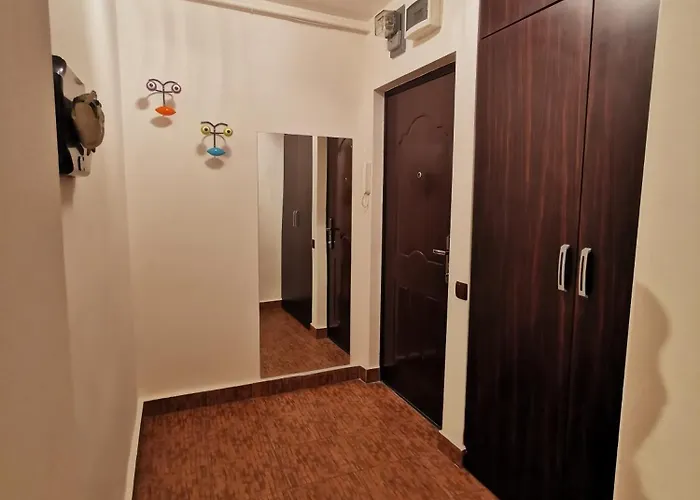 Comfy & Pleasant 10 Min Walk To Downtown