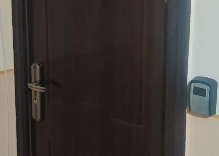 Appartement Comfy & Pleasant 10 Min Walk To Downtown Timişoara